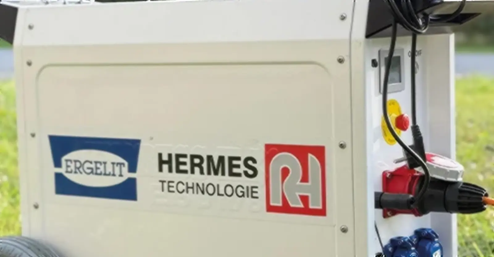 KS-ASS PowerPack mit ERGELIT- und Hermes-Technologie-Logo im Außeneinsatz