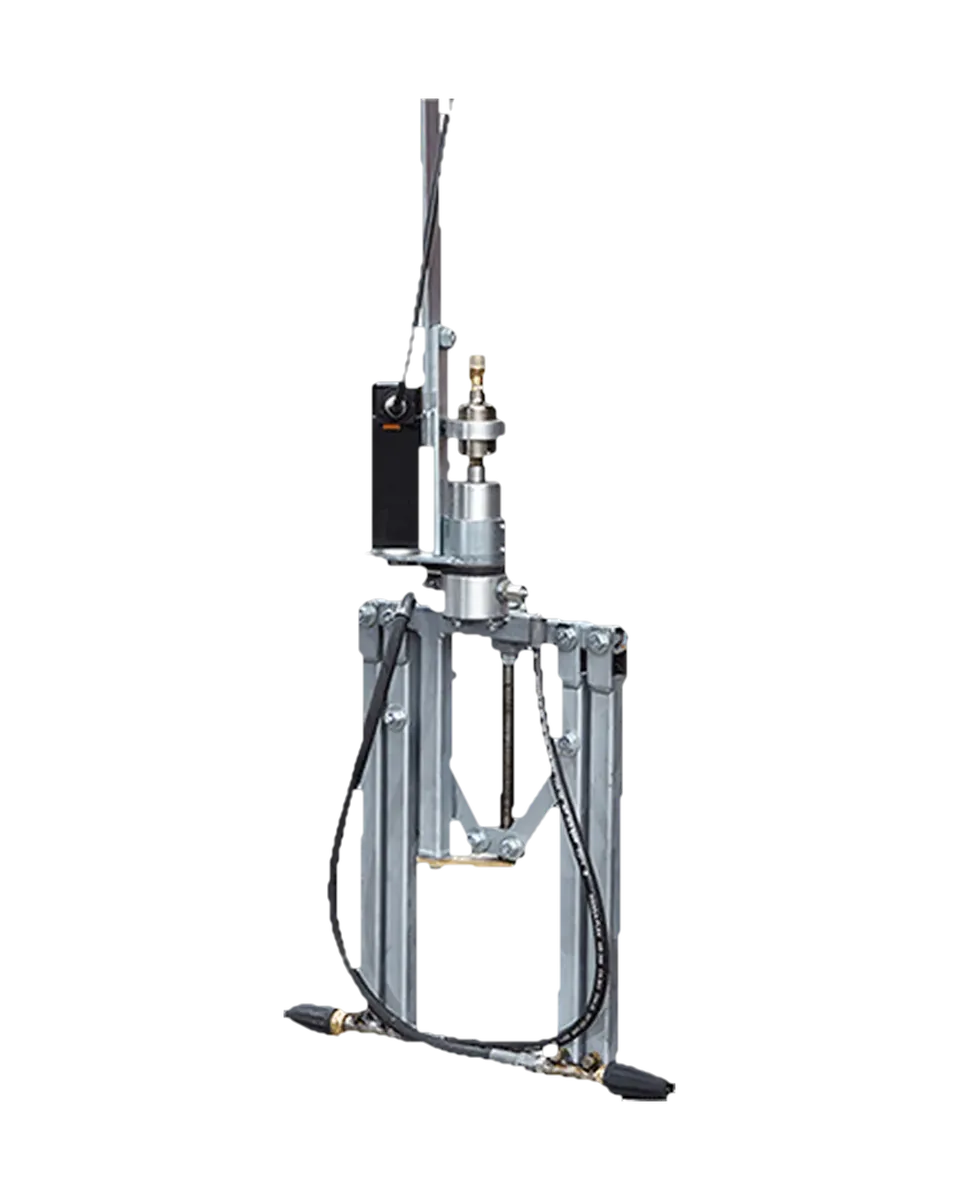 TSSR Wasserhochdruckstrahler mit verstellbaren Düsenarmen und Regelmotor, freigestellt